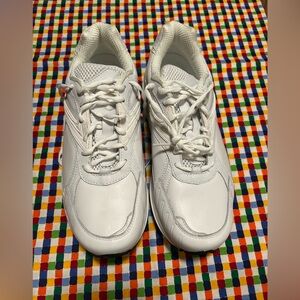 NWT Mens Etonic White Athletic Sneakers 10